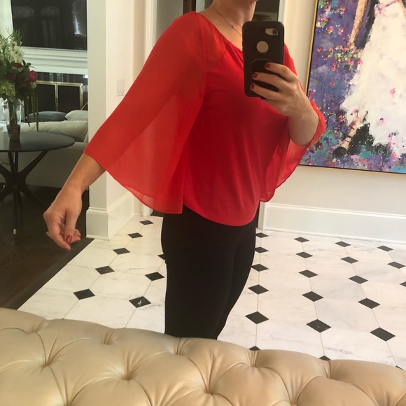 bebe Tops - Bebe flutter sleeve small blouse